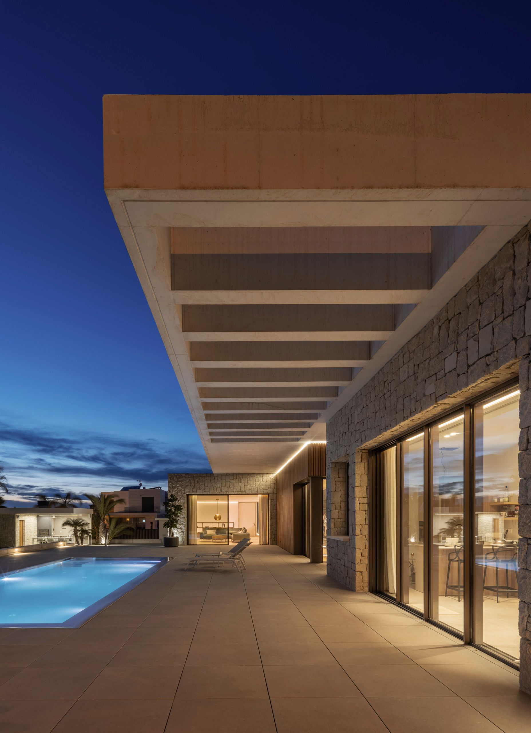 STONE HOUSE - Imagen 7