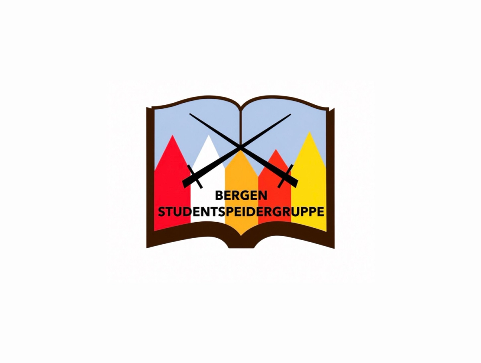 Logo for Bergen Studentspeidergruppe med en åpen bok, fargede fjellformede figurer i rødt, hvitt, gult og oransje, og to kryssede svarte vandrestaver over teksten.