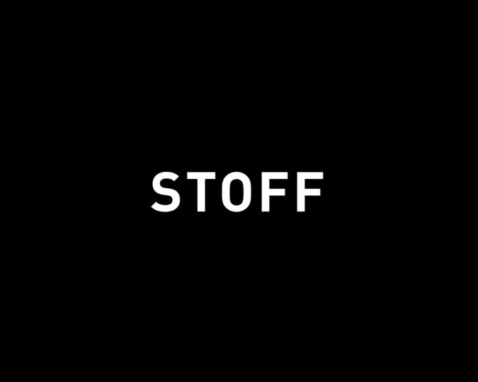 Ordet «STOFF» skrevet med store, hvite bokstaver på svart bakgrunn.