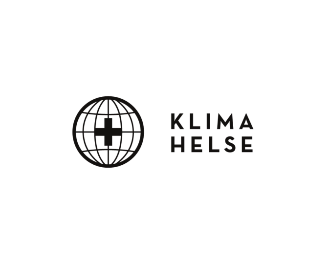 Svart-hvitt logo med en pikselert globus til venstre og teksten «KLIMA HELSE» i blokkbokstaver til høyre.