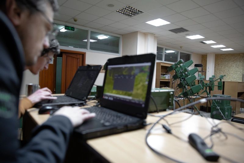 Операції в електромагнітному спектрі