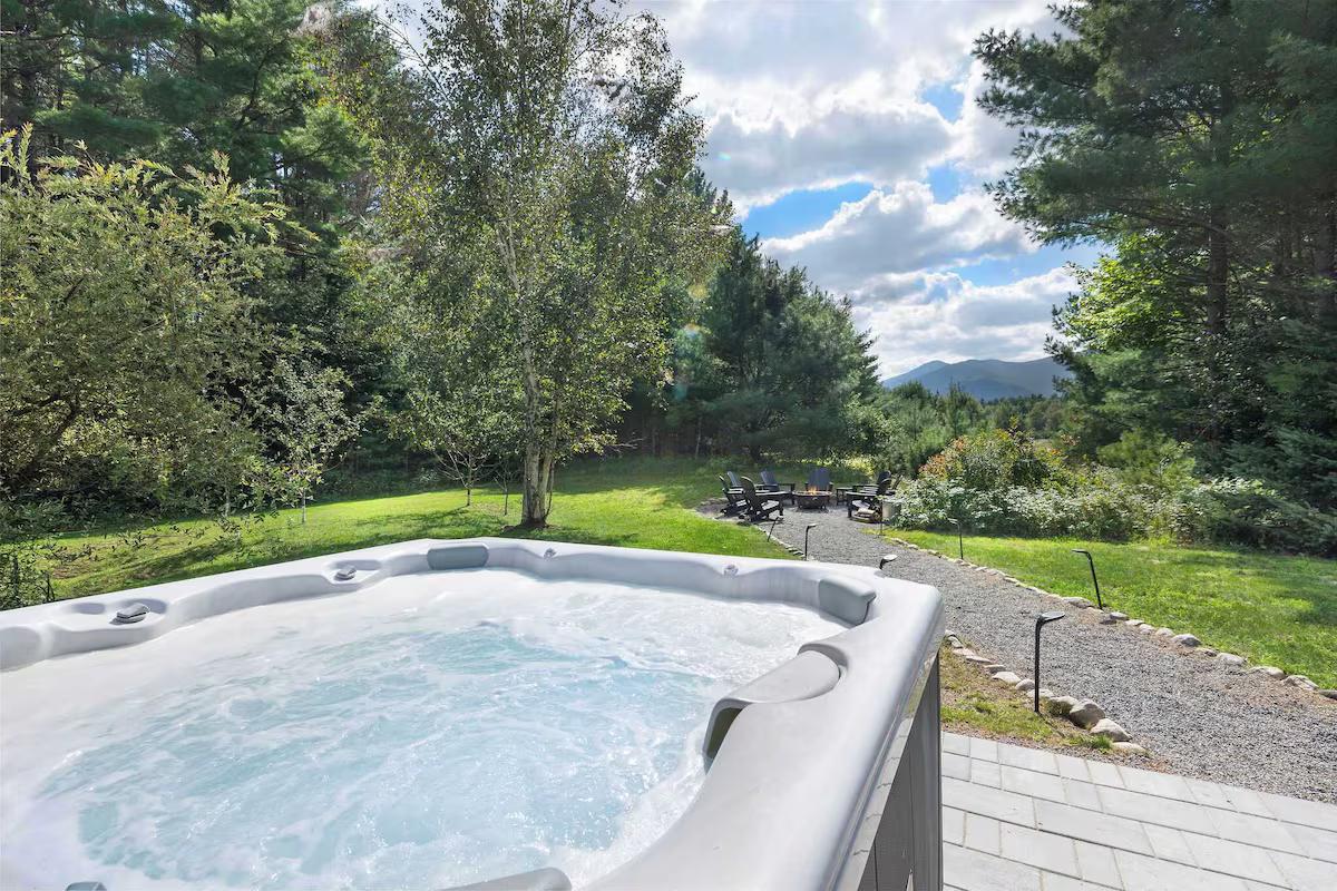 Top-Rated Pocono Rentals With Hot Tubs For A Couples Vacation