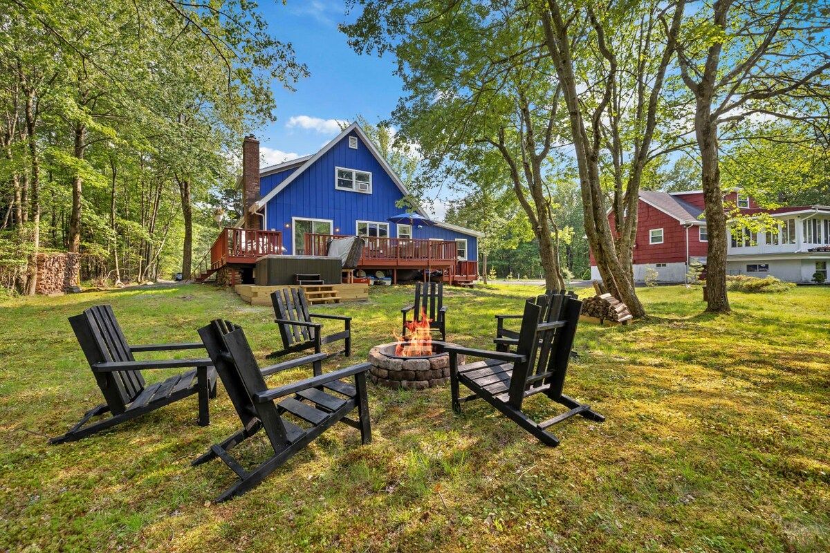 Backyard fire pit