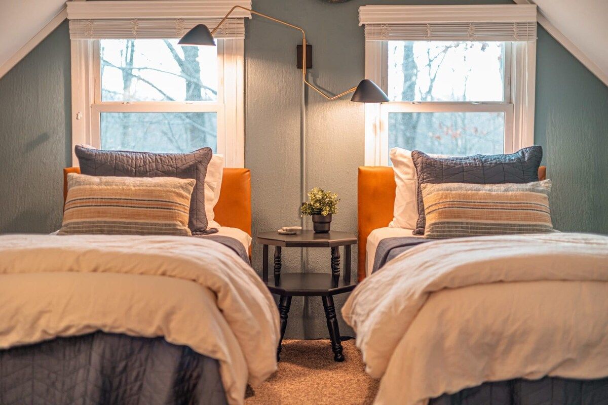 Dual bedroom 