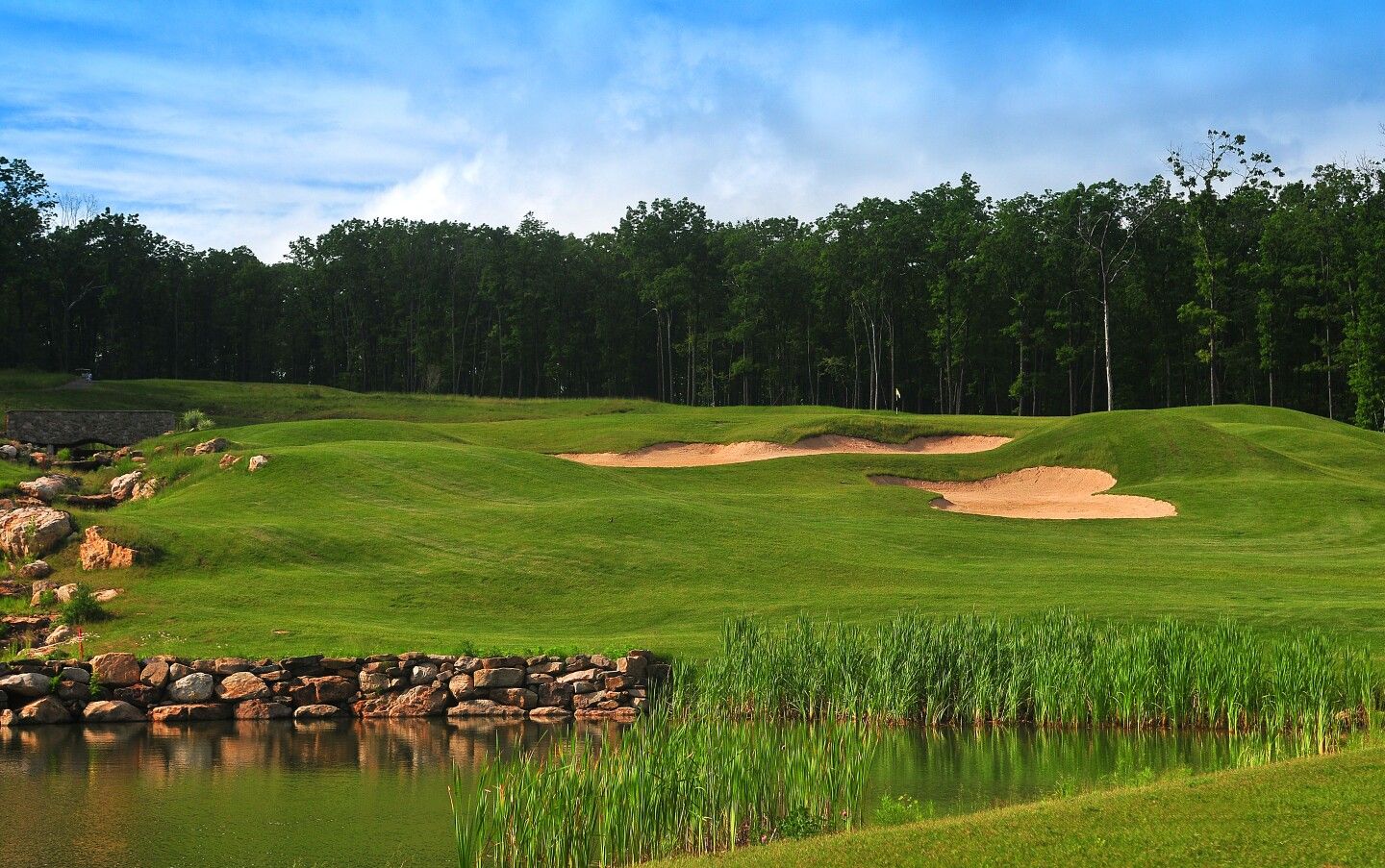 Scenic golf retreat