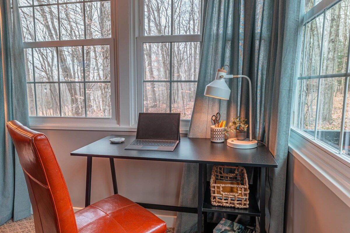Peaceful work nook