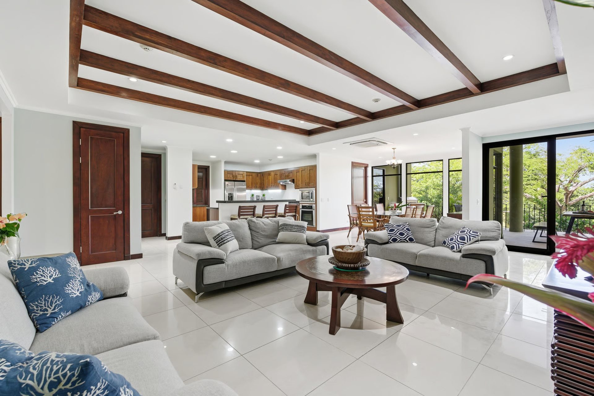 Living room with beamed ceiling – Carao T3-1, Reserva Conchal, Guanacaste, Costa Rica