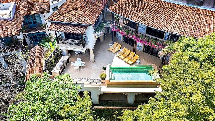 27 Cartagena aerial courtyard pool