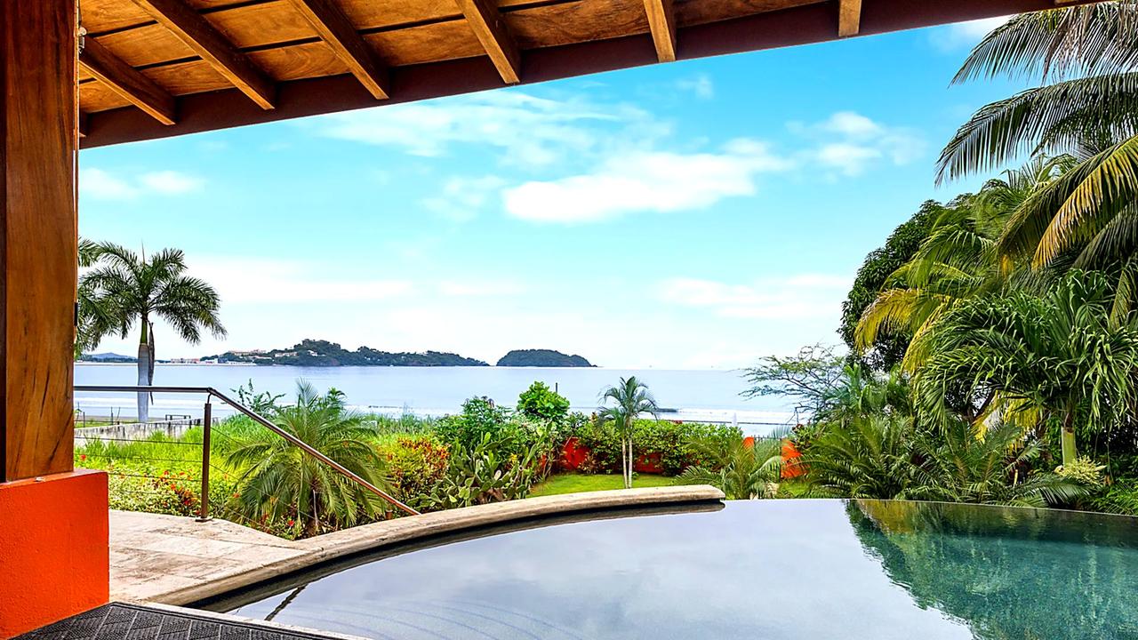 Casa de Sueños infinity pool ocean view
