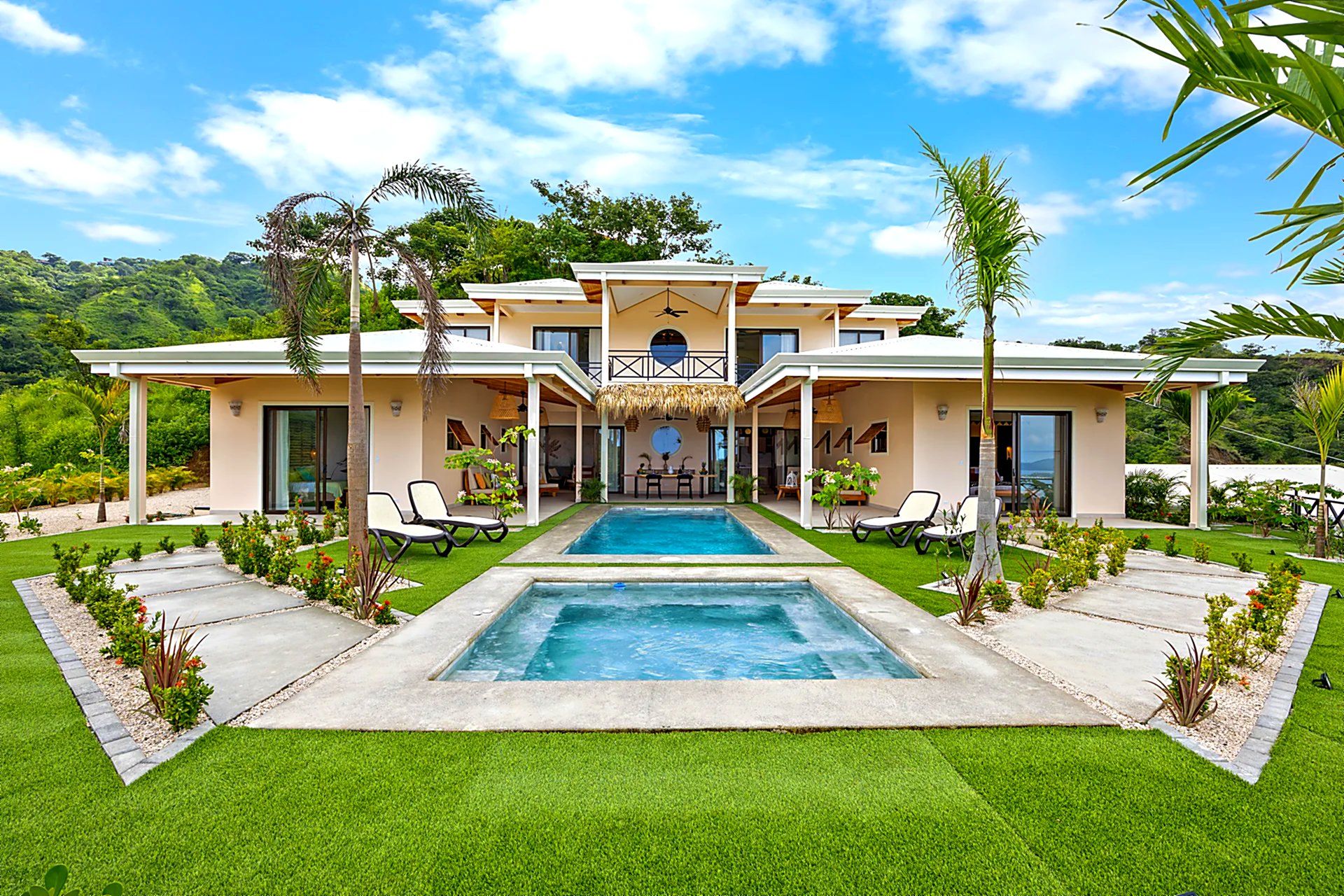 Casa Camari villa exterior with pool
