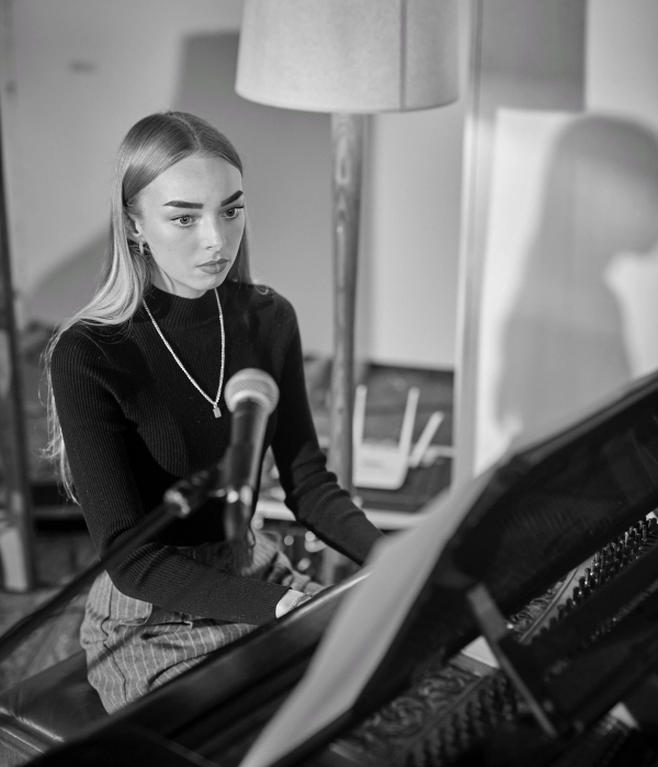 Evie Kitching (she/her)