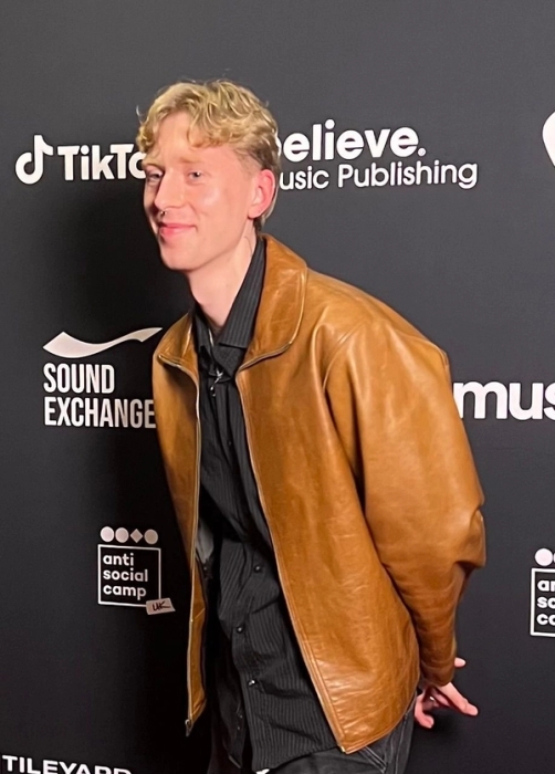 Prins Fimmers (he/him)