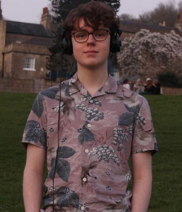 Ben Moss (he/they)