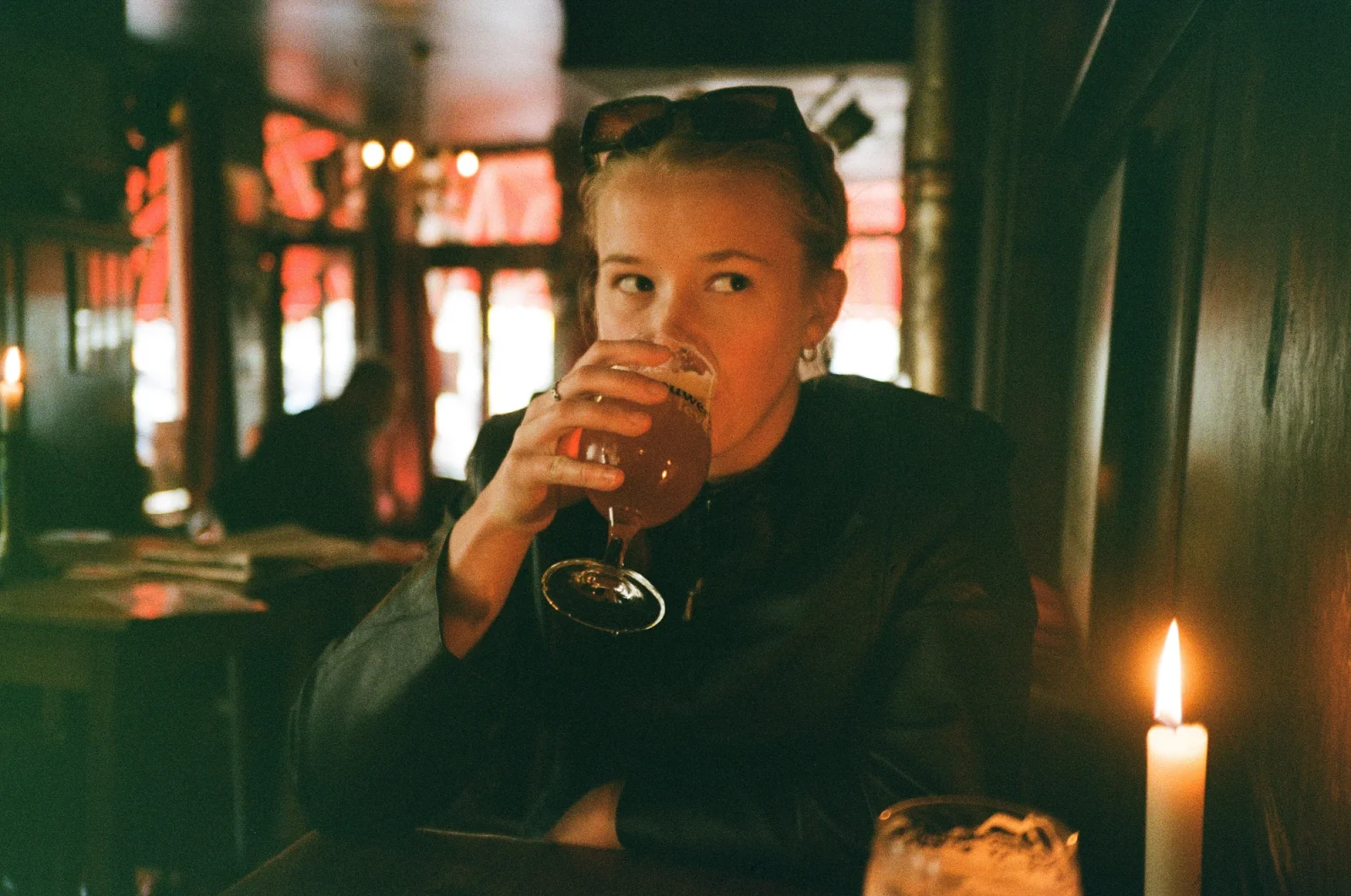 Portrait of a women in a bar in Amsterdam