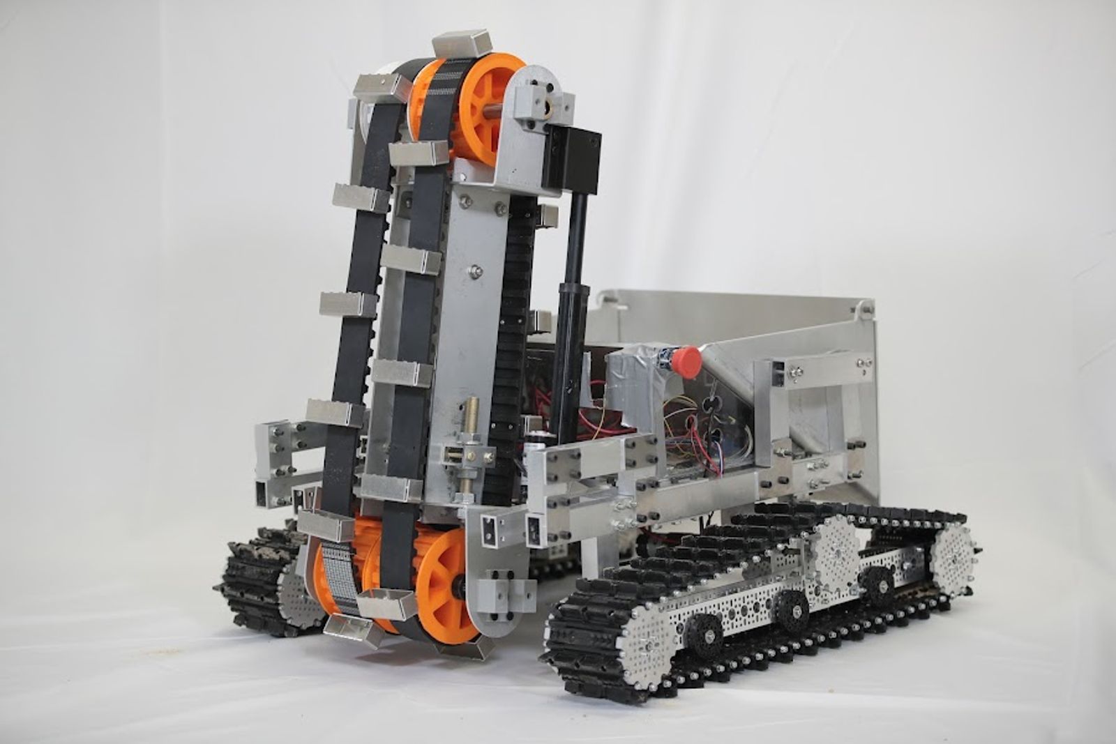 NASA Lunabotics excavation robot
