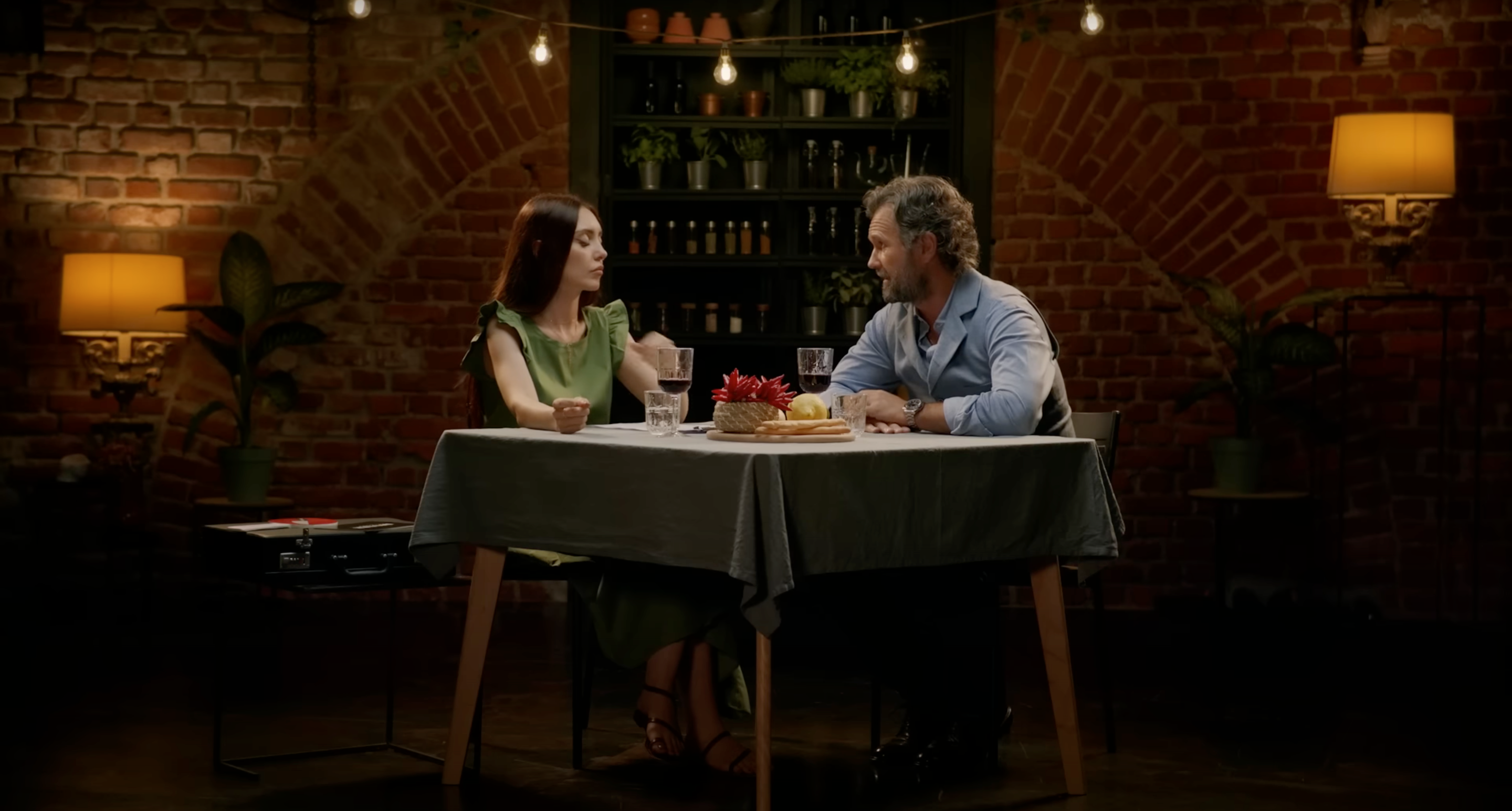 La Tavola della legge - Scenografia realizzata per Prime Video IT da Veronica Molteni, Scenografa e Set Designer