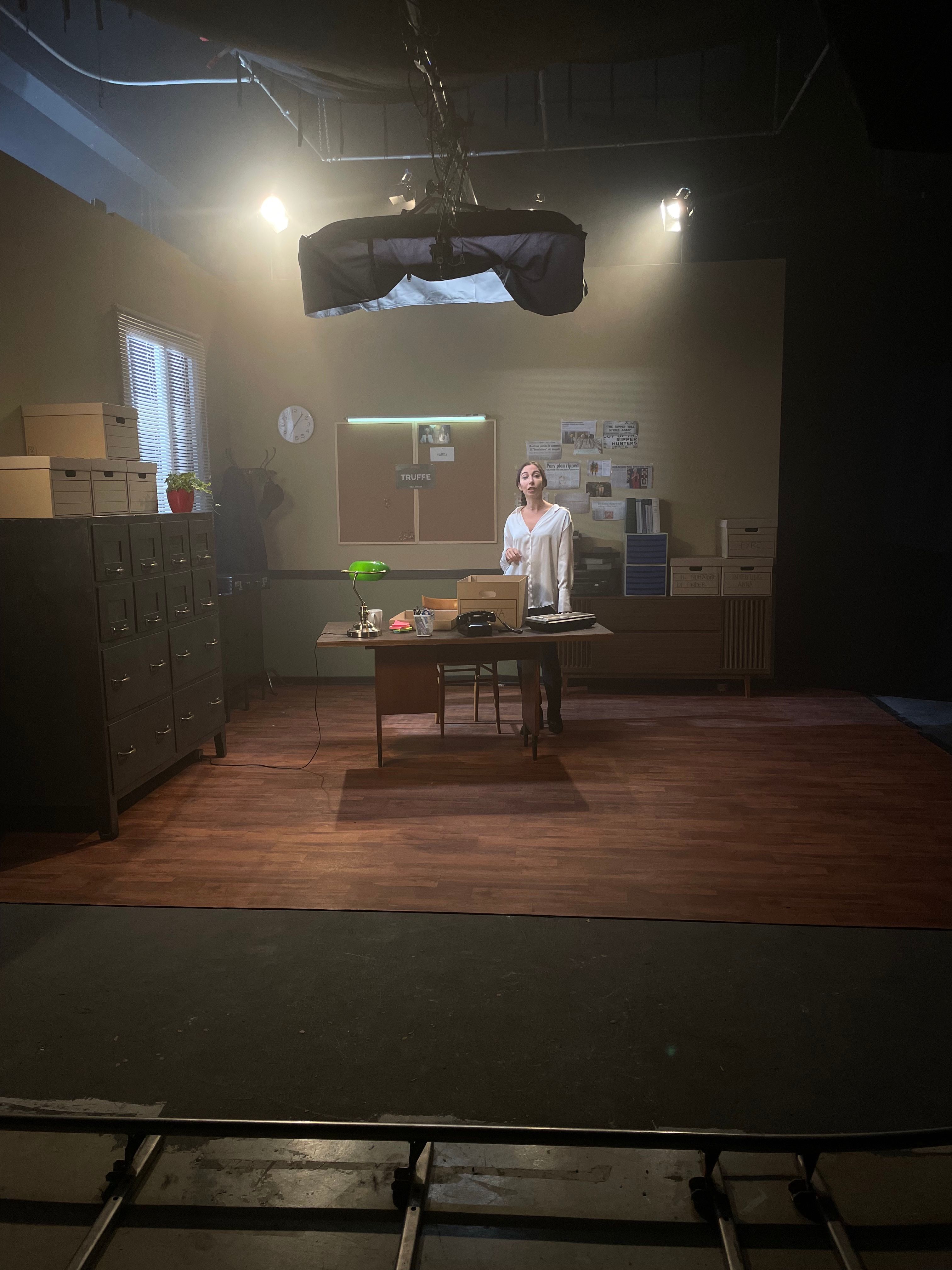 Scenografia realizzata per Netflix Italia da Veronica Molteni, Scenografa e Set Designer