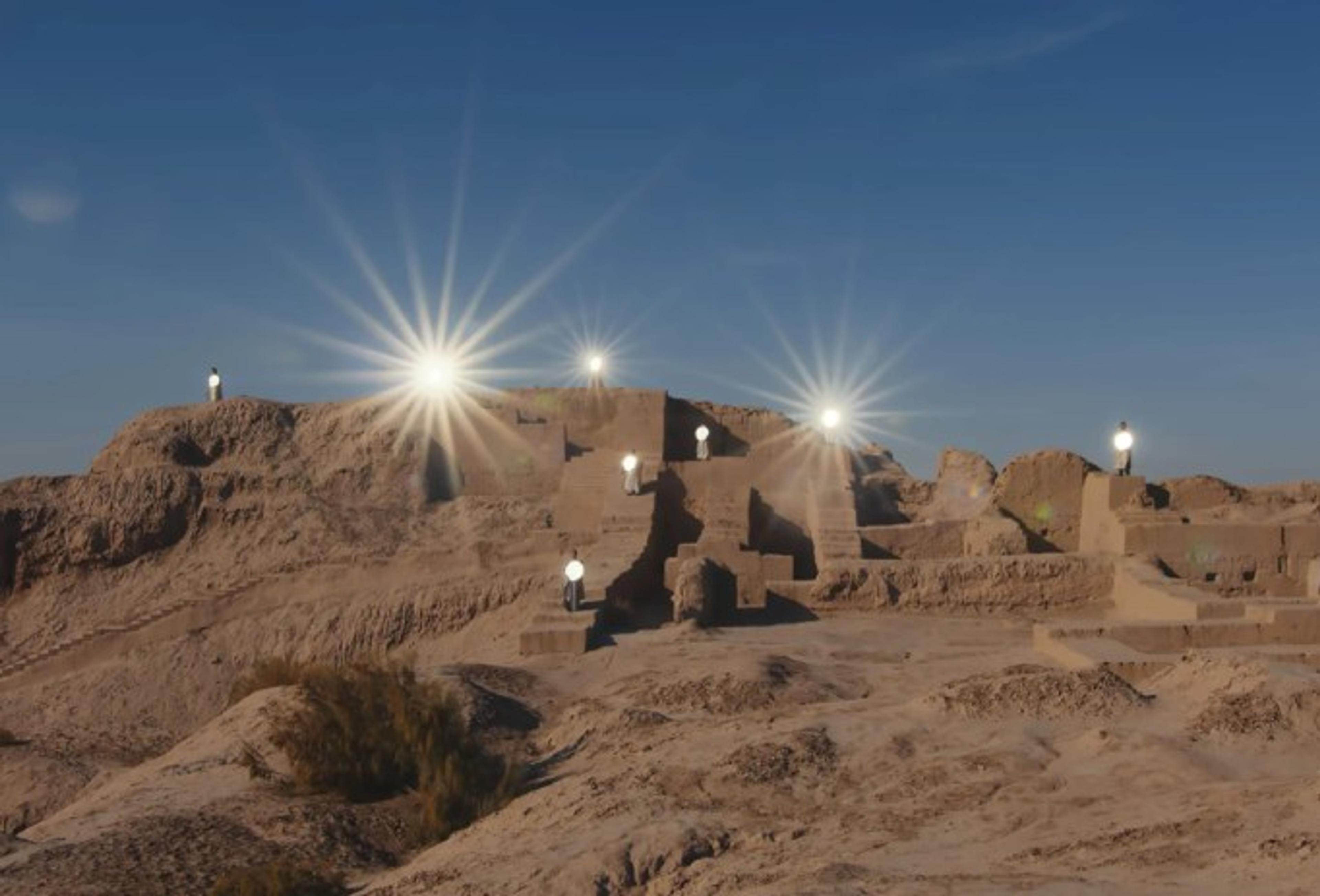 Foto: Saodat Ismailova, «Melted into the sun» (2024). Enkanals video, 35’50”.