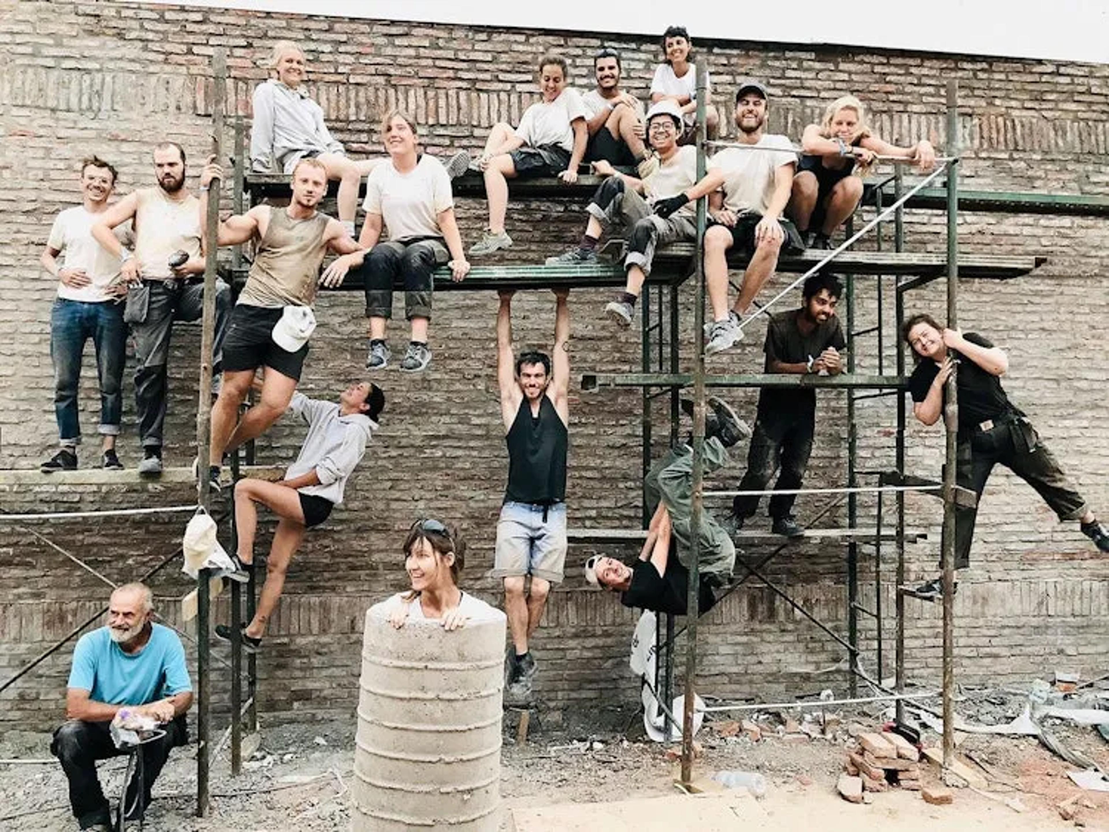 10 years, 100 volunteers