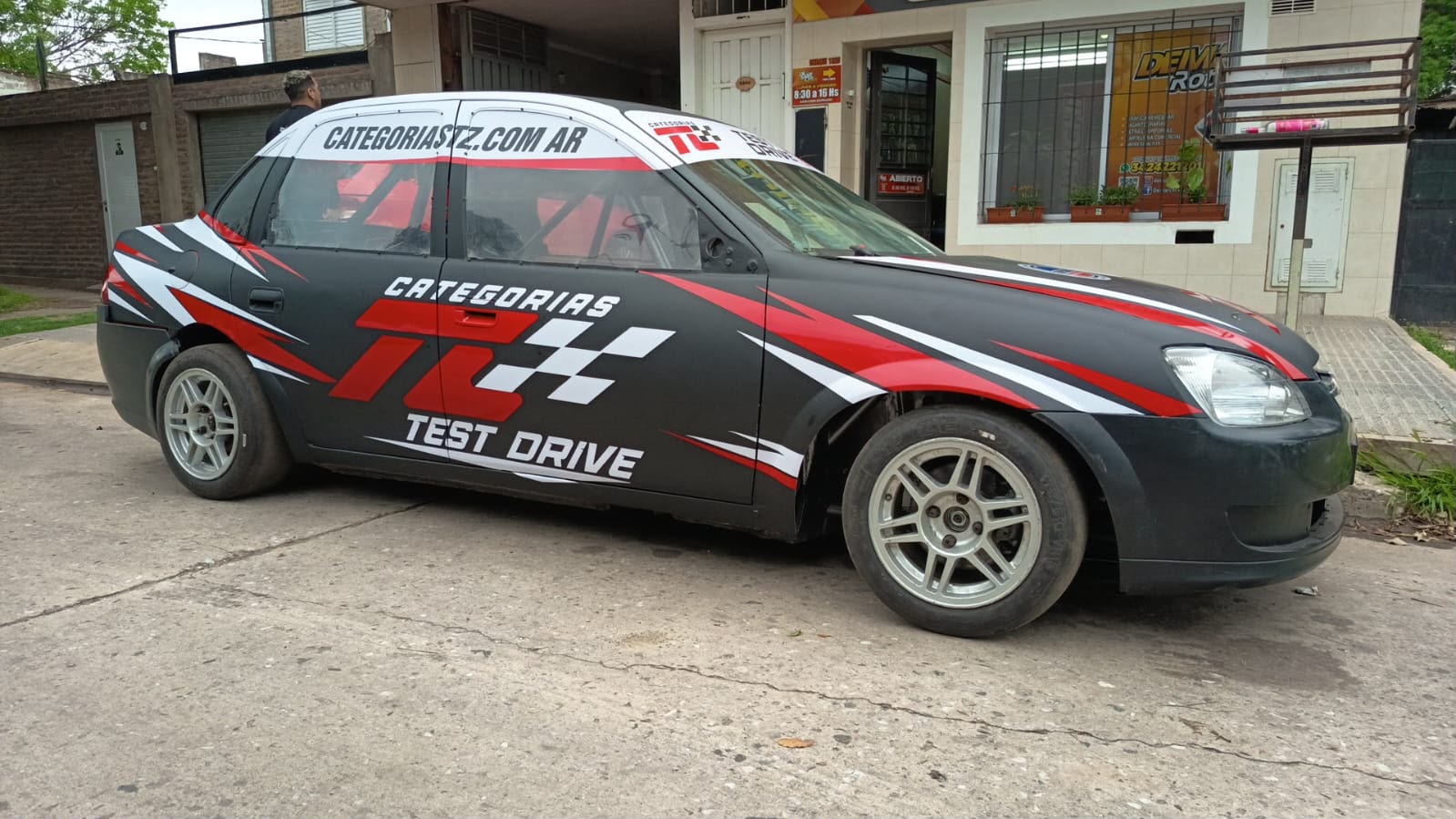 DAMIÁN PEREYRA VUELVE CON UN CHEVROLET CORSA