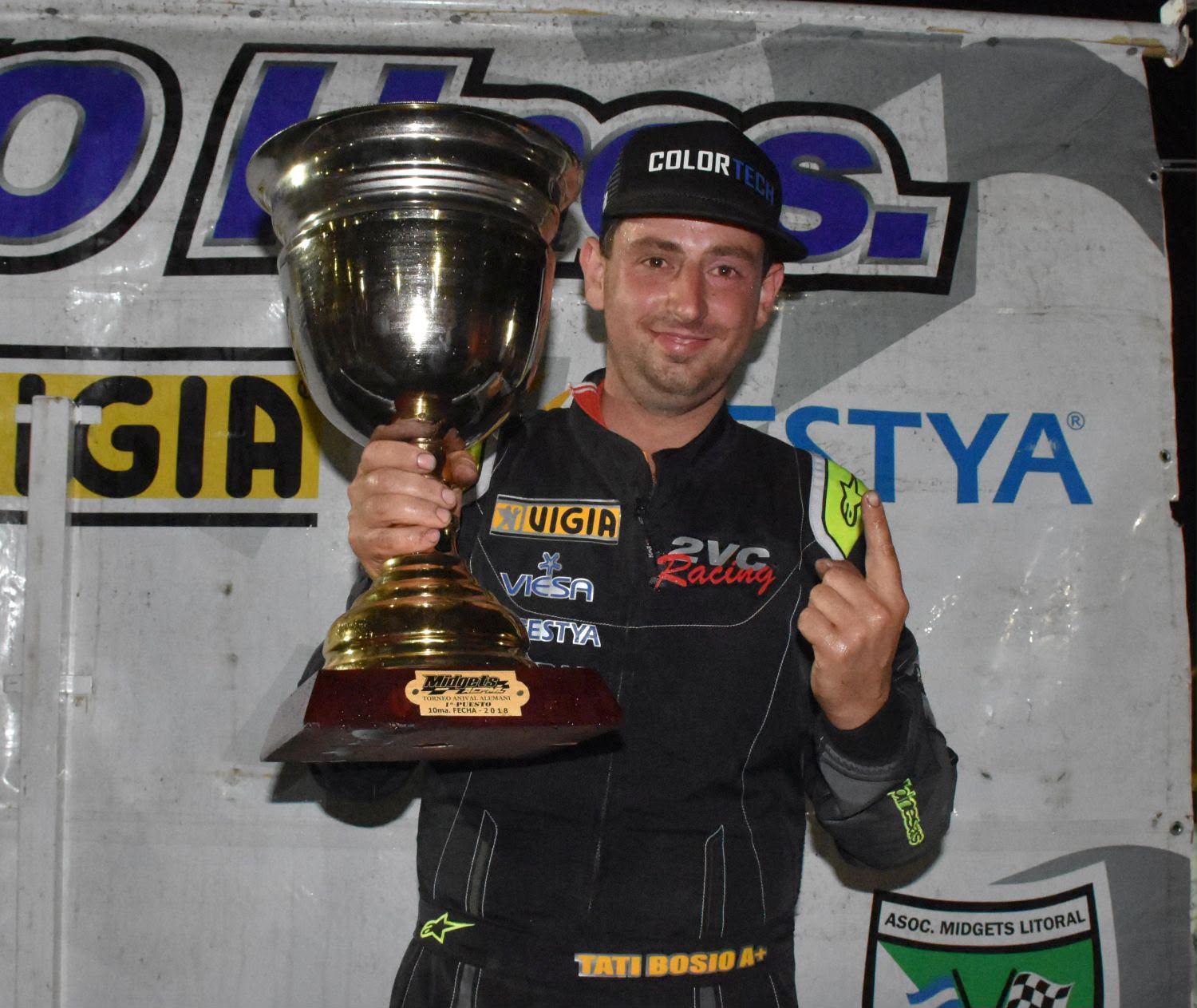 TATI BOSIO SE SUMA A LOS FIAT 1400 TZ