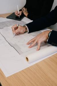 Im Meeting: Grundriss-Zeichnung