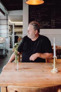 Michael Kuchenbecker seitliches Portrait