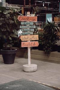 Wegweiser im RheinRiff