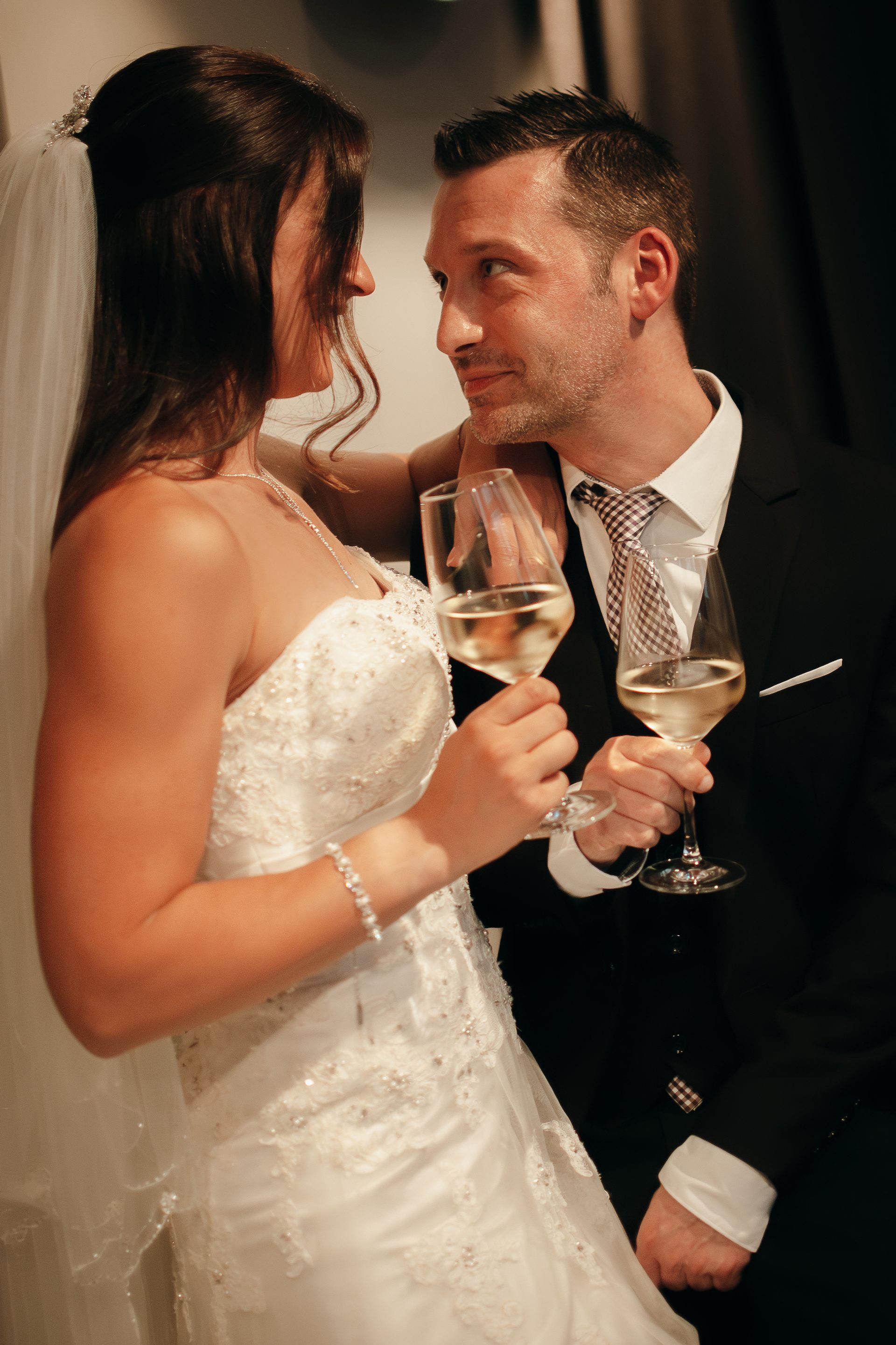 Hochzeitsfoto von Alex und Nathalie in Villa Glanzstoff Oberbruch 2025