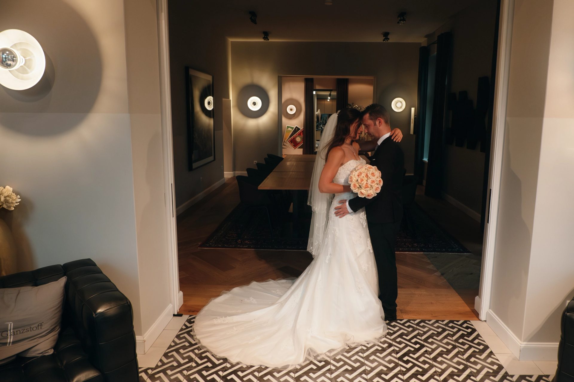 Hochzeitsfoto von Alex und Nathalie in Villa Glanzstoff Oberbruch 2025