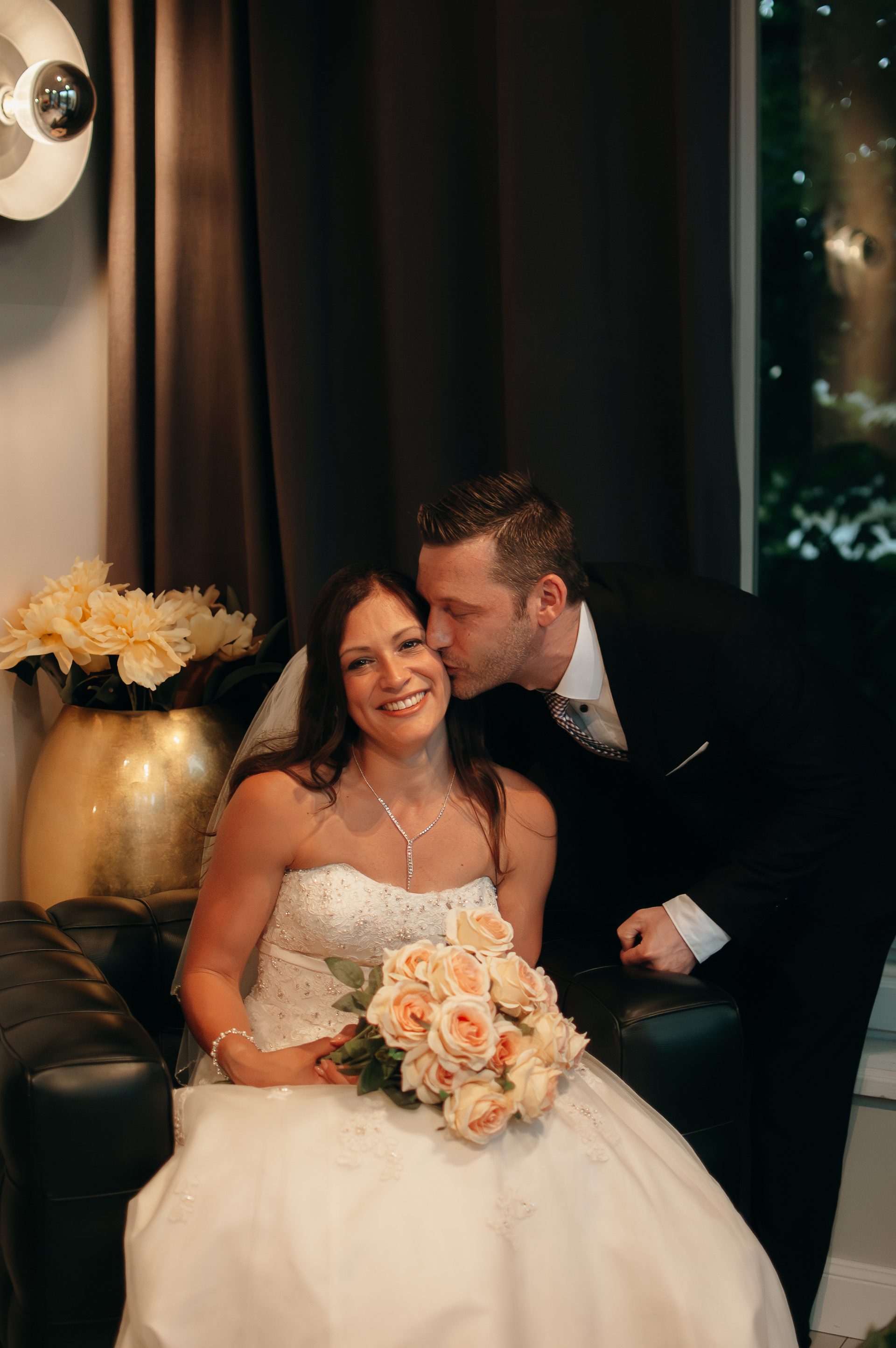 Hochzeitsfoto von Alex und Nathalie in Villa Glanzstoff Oberbruch 2025
