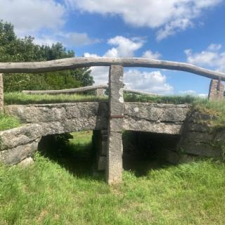En gammel stenbro på hærvejen