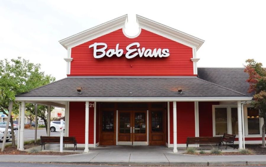 Keep Orders Moving and Staff Safe: Why the ICOM ICOM F2000 Two-Way Radio Is the Restaurant Industry's Most Reliable Communication Too