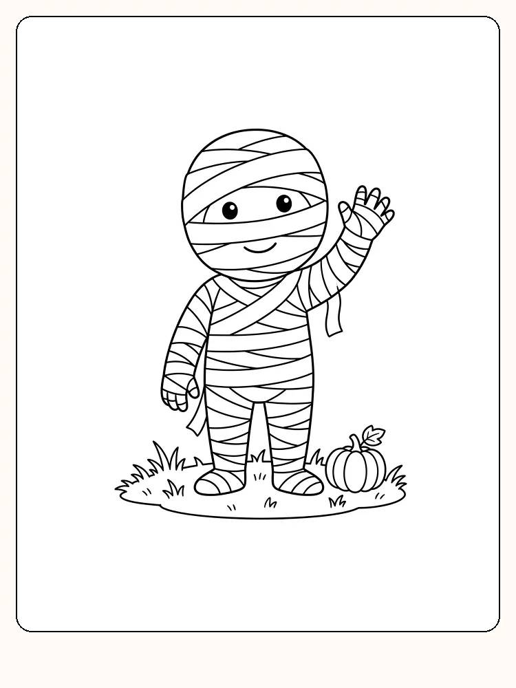 Halloween-mumie i bandagestrimler, der vinker ved siden af et lille græskar på en plet græs