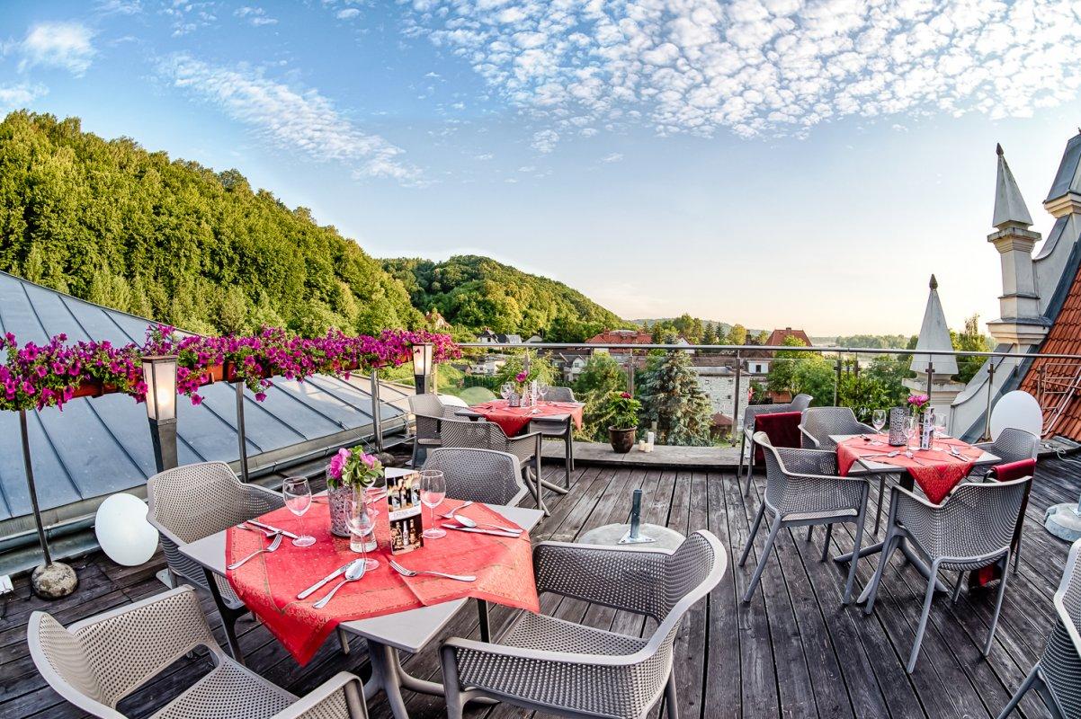 Hotel wśród lasów – spokojna lokalizacja na team building.