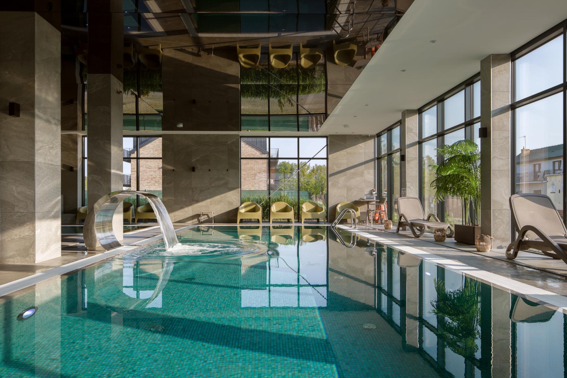 Hotel z basenem wewnętrznym i strefą wellness – relaks po intensywnym szkoleniu firmowym.