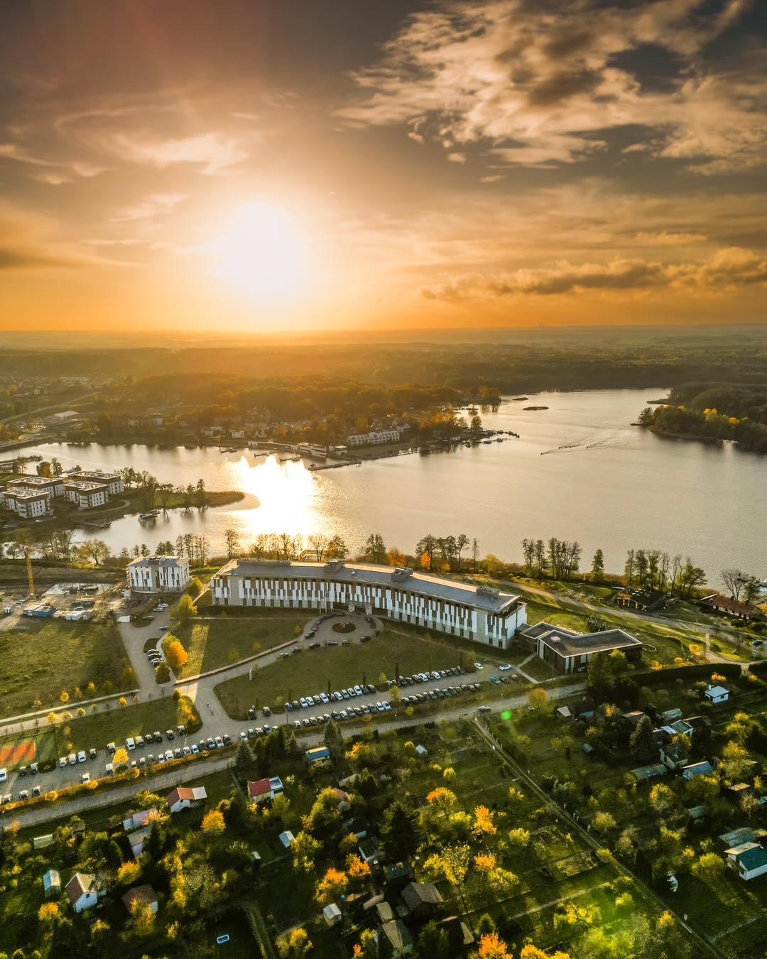 Resort nad jeziorem na warsztaty strategiczne