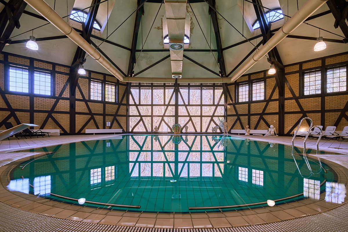 Kryty basen w strefie SPA Zamku Kliczków