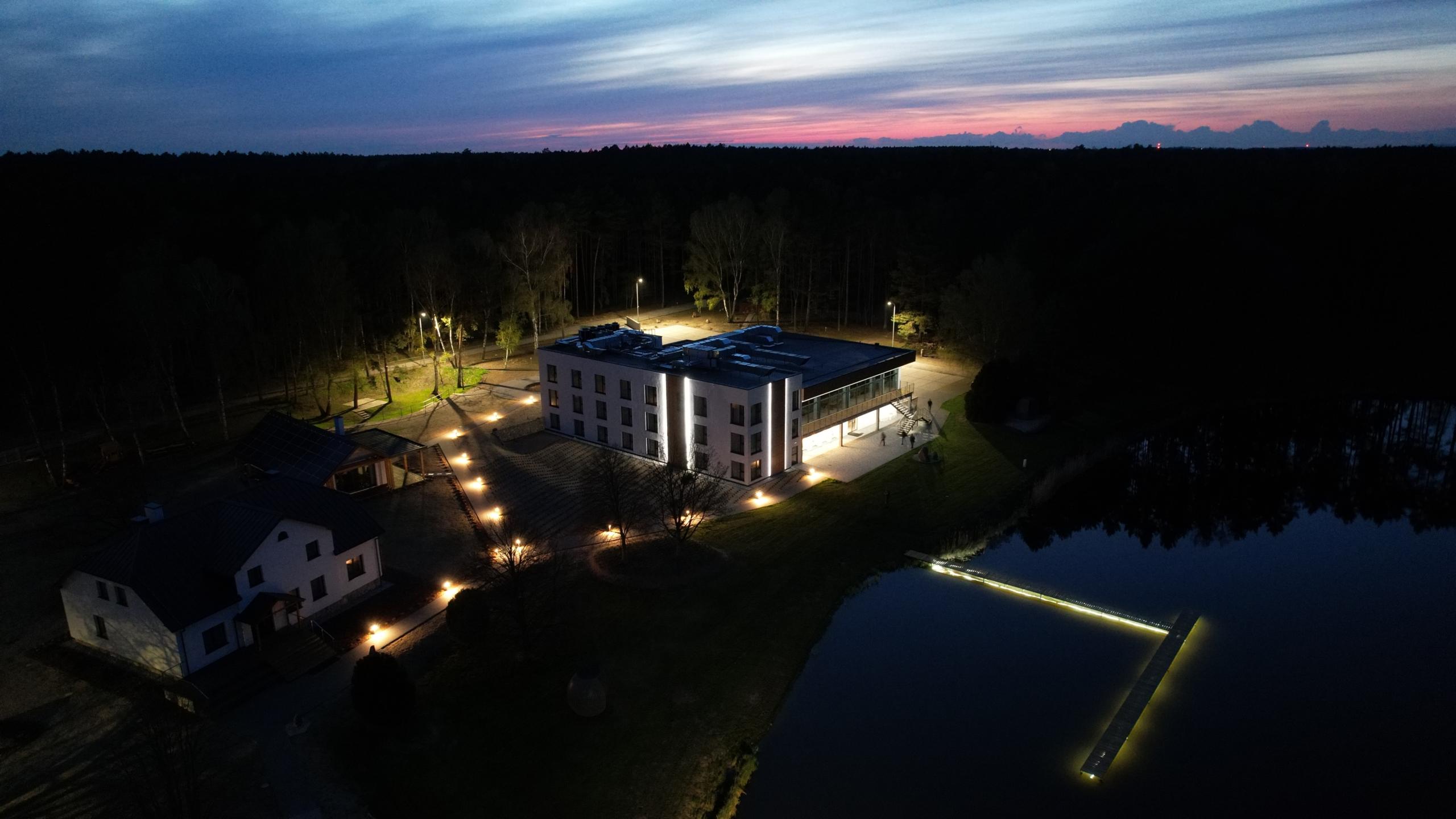 Hotel nocą na ekskluzywną galę biznesową