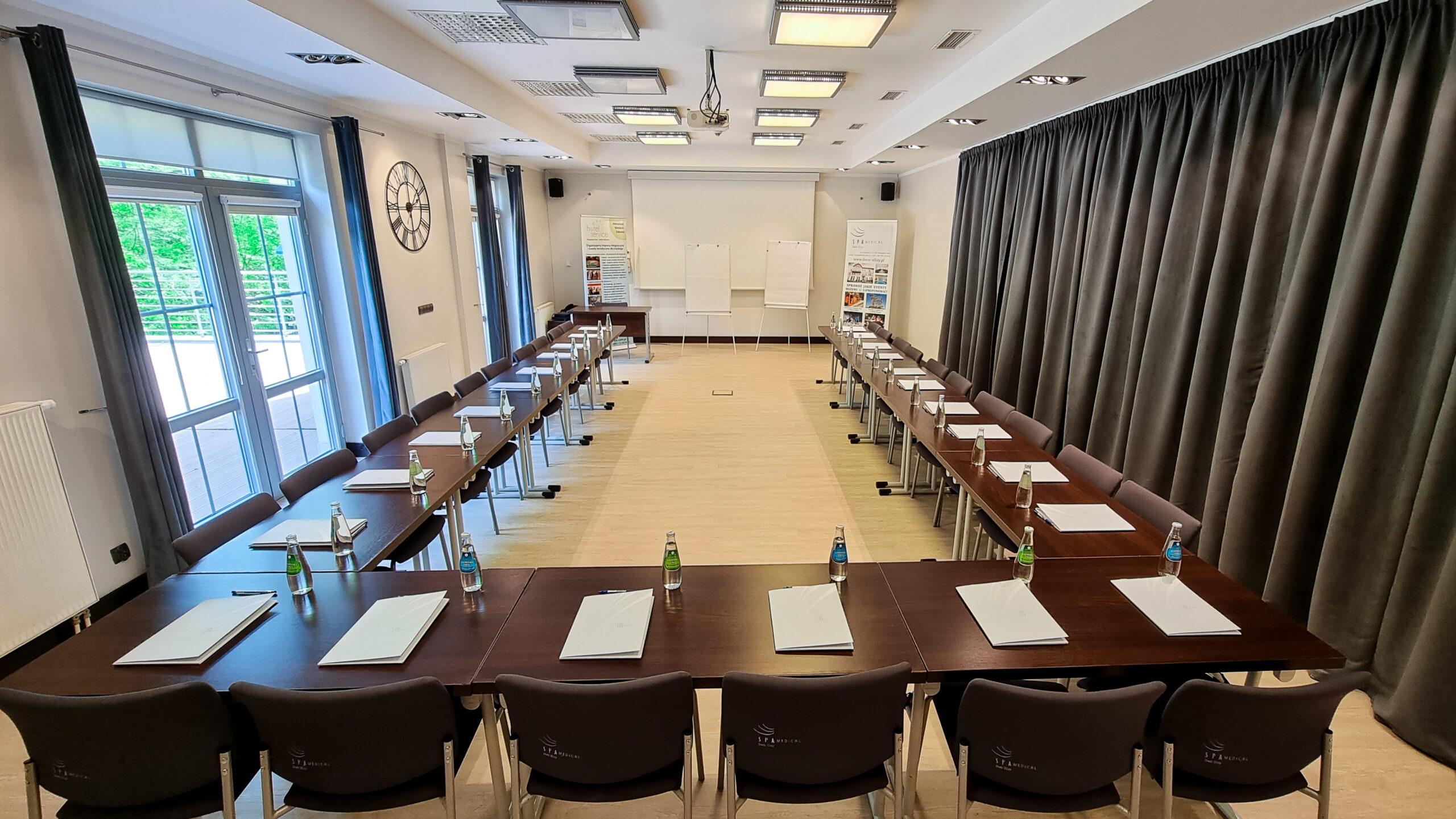 Sala konferencyjna na szkolenie firmowe w hotelu eventowym