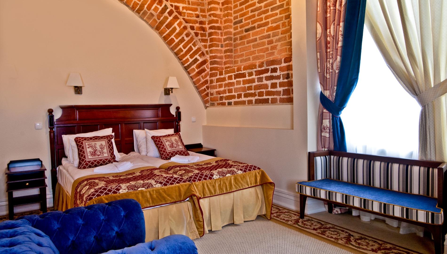 Pokój hotelowy superior dla gości biznesowych
