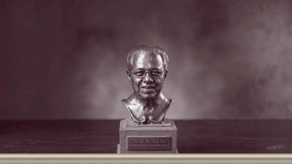 ജൂനിയർ മാൻഡ്രേക്കും വെള്ളാപ്പള്ളിയുടെ കാർ യാത്രയും: പറന്നു വീണപ്രാവും തകർന്നുപോയ കേരളവും !!