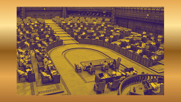  കഴിവും അനുഭവങ്ങളും  കാഴ്ചപ്പാടുകളും  ഉള്ളവർ നിയമസഭയ്ക്ക് പുറത്തും, വിവാദങ്ങളും അവസരവാദവും ഉള്ളവർ അകത്തും എത്തുന്ന കേരള രാഷ്ട്രീയ വൈരുദ്ധ്യം.