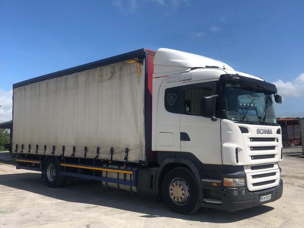 Scania R230 Curtainsider
