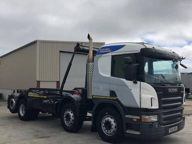 Scania P420 hook loader