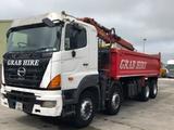Hino 8X4 grab truck 2