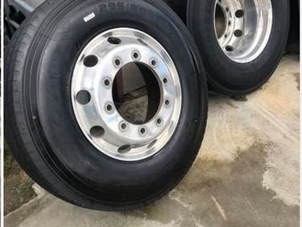 Alloy Wheels with Tyres