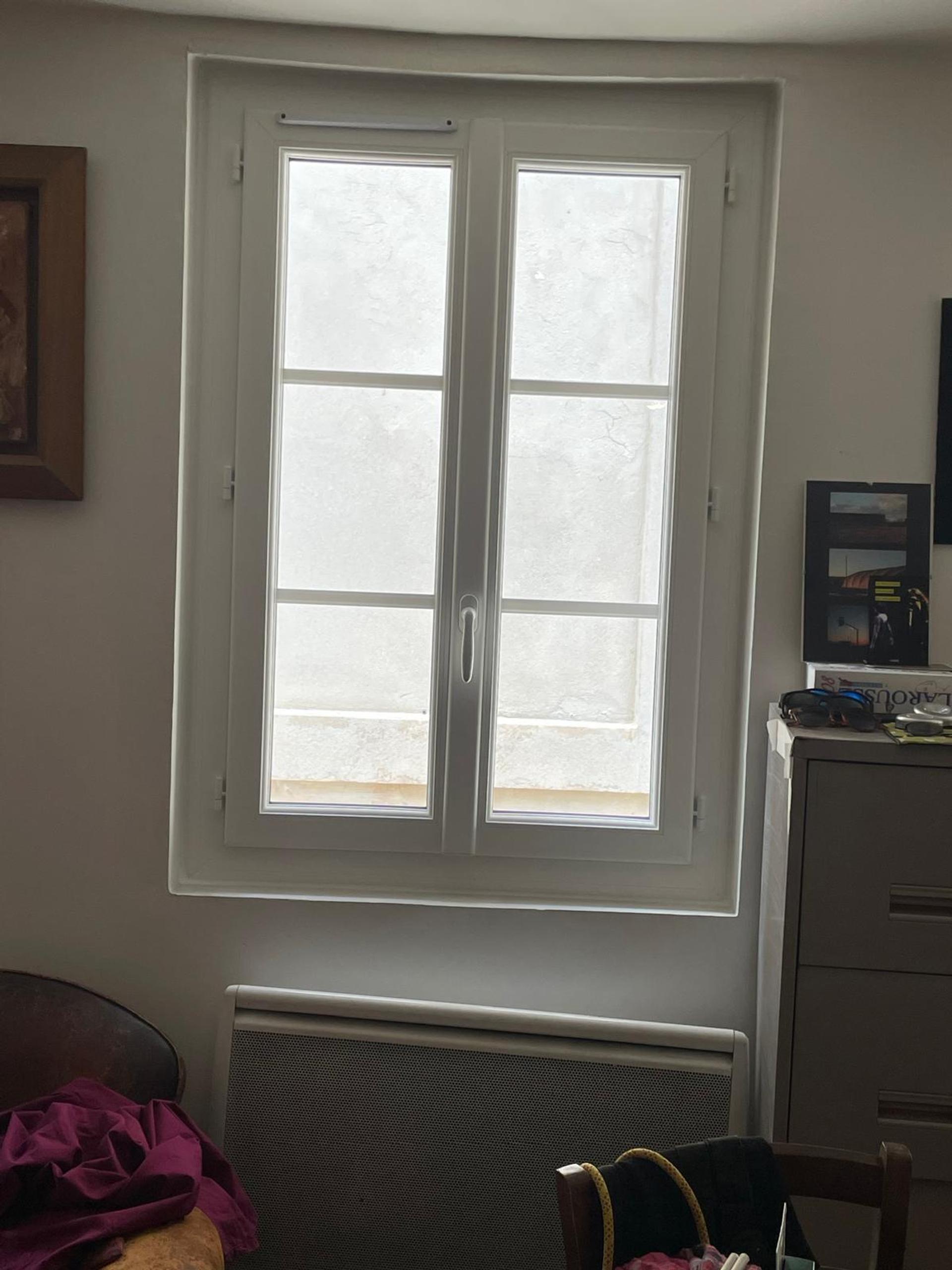 FENETRE PVC 2 VANTAUX miniature 2