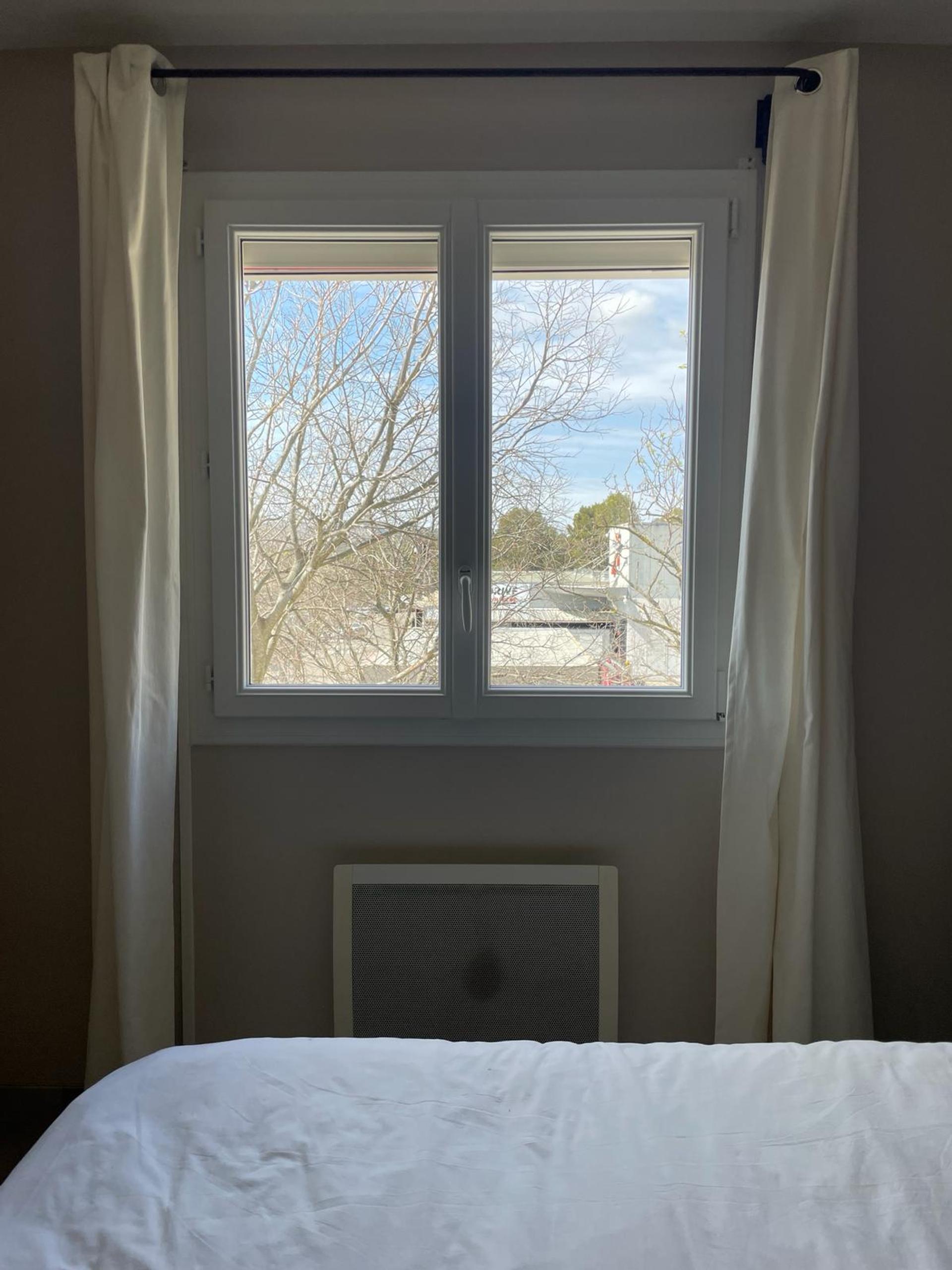 FENETRE PVC l COULISSANT miniature 3