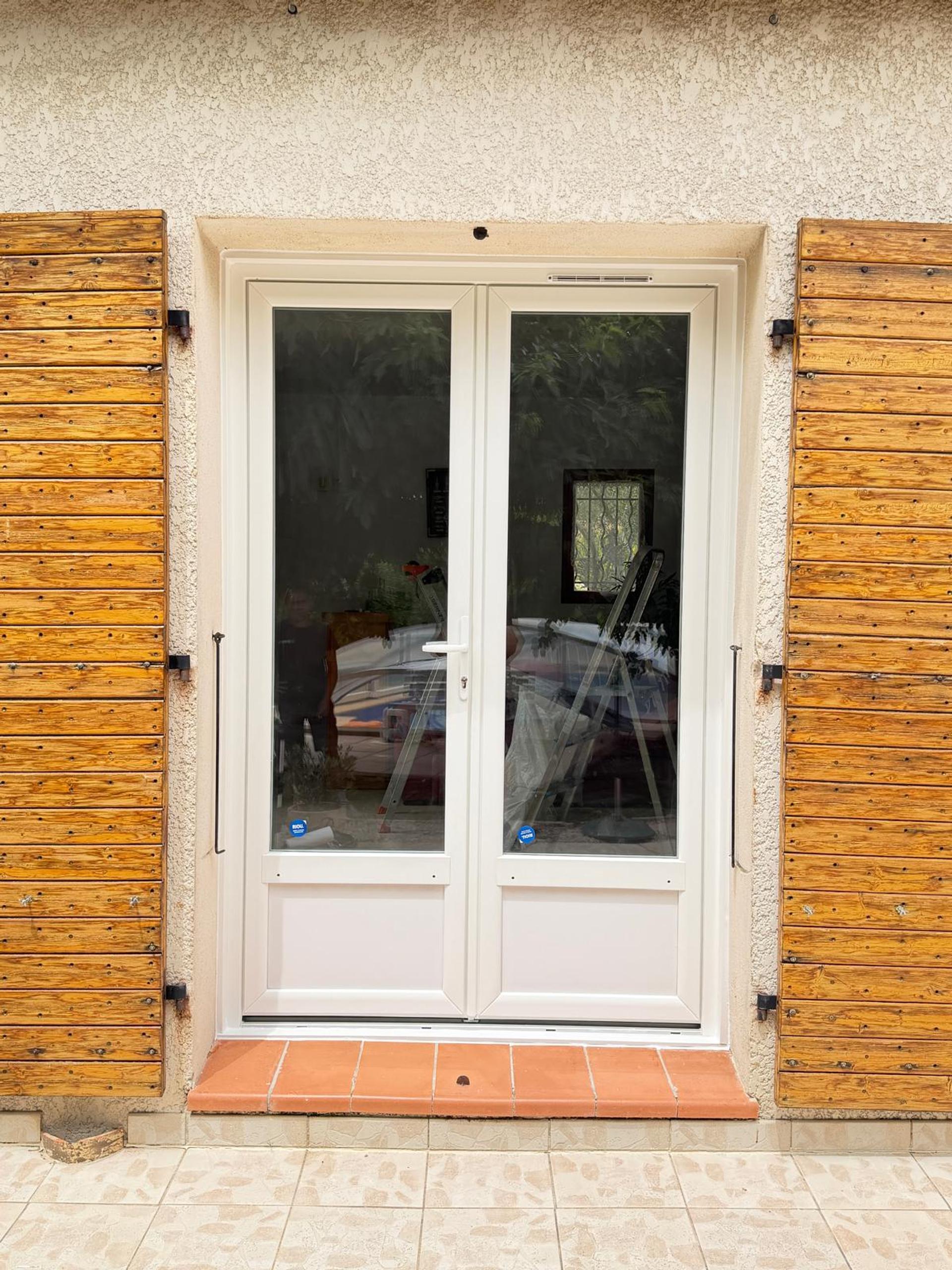 Fenêtre PVC blanche sur mesure miniature 2